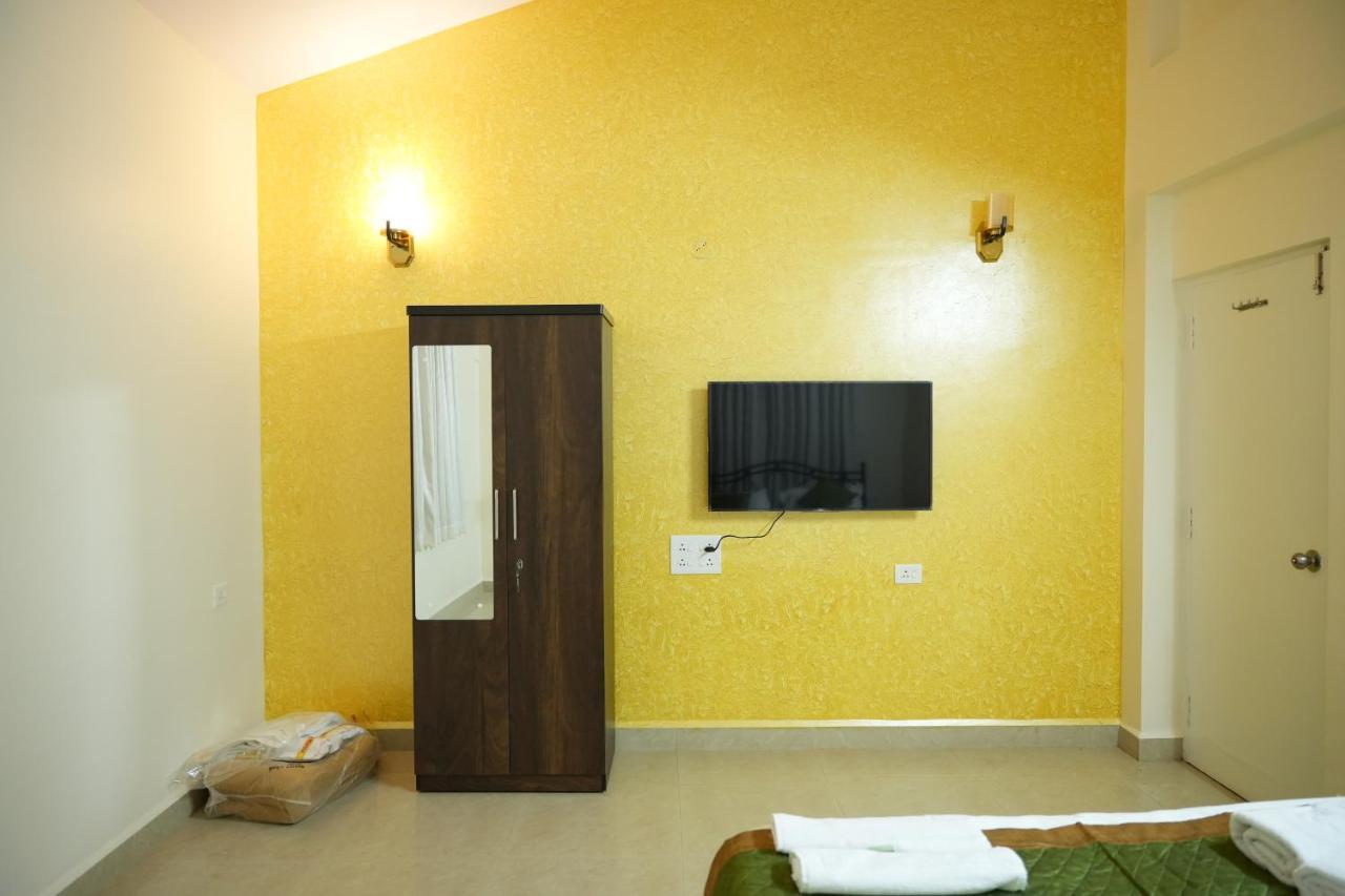 Shri Mahamaya Panaji Buitenkant foto